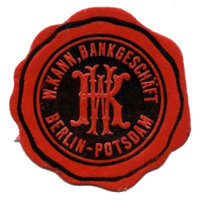 Original Siegel / Verschlussmarke „W. Kann, Bankgeschäft Berlin-Potsdam“ rot, schwarz, geprägt © Potsdam Museum - Forum für Kunst und Geschichte